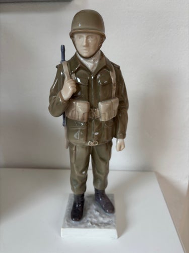 B&G Porcelænsfigur, Soldat, 2444