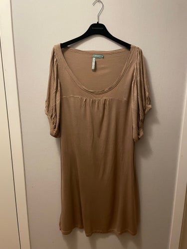 Hoss Intropia beige klänning, storlek L