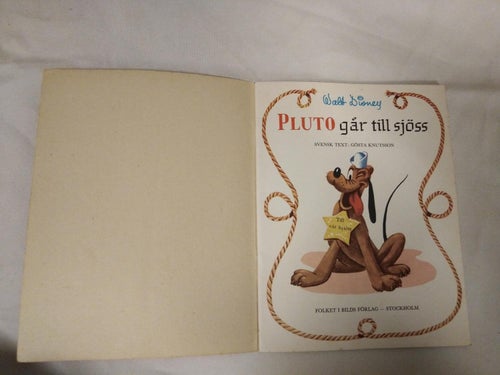 Pluto går till sjöss, svensk text Gösta Knutsson. Folket i bild förlag. bok 1968