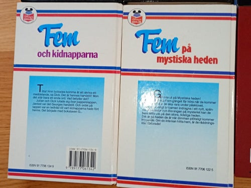 8 st Fem-böcker bla Fem på tjuvjakt av Enid Blyton, 1994