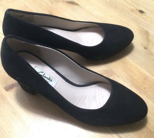 Clark´s högklackade svarta pumps stl 37 SE beskrivning!
