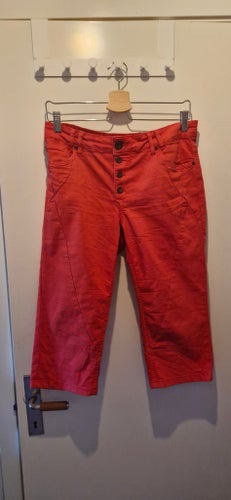 Pulz JEANS röd trekvartbyxor, storlek 42