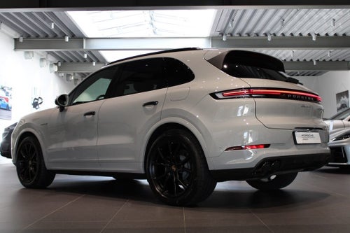 Porsche Cayenne E-Hybrid Moms