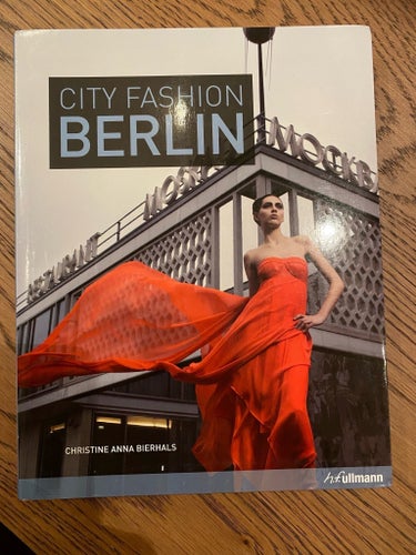 City Fashion Berlin, bok, mode,tyska,bok,sko, klänningar, väskor, kläder, design