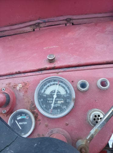 Fin traktor prefekt till gården