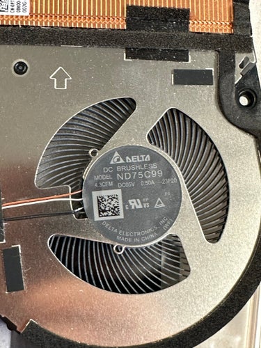 Dell Original Laptop Kylfläkt med Kylfläns ND75C99 / PT8TX