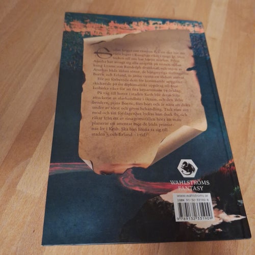 ***Tronföljaren av Raymond E. Feist***, 2005 Wahlströms fantasy