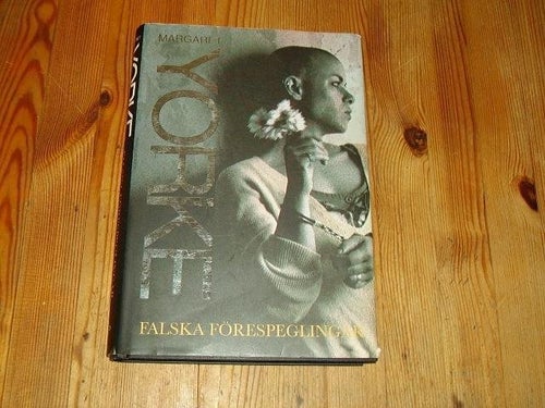 FALSKA FÖRSPEGLINGAR MARGARET YORKE INB M.OMSLAG