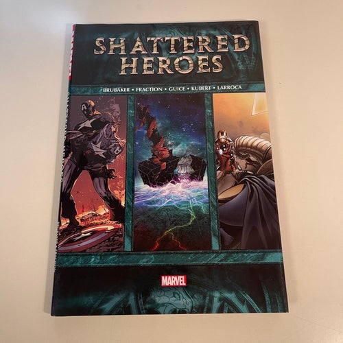 Bok / Seriebok - Marvel - Shattered Heroes.