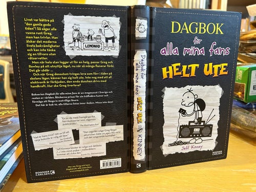 Dagbok för alla mina fans Helt ute - Jeff Kinney. Bok. Very Fine plus