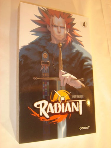 Radiant Nr 4 MANGA svenska NY OLÄST