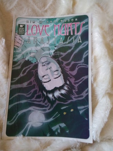 Love Hurts Anastasia av Kim W. Andersson, 2012