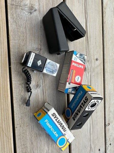 Agfalux C blixt med Philips och Sylvania Flashcubes