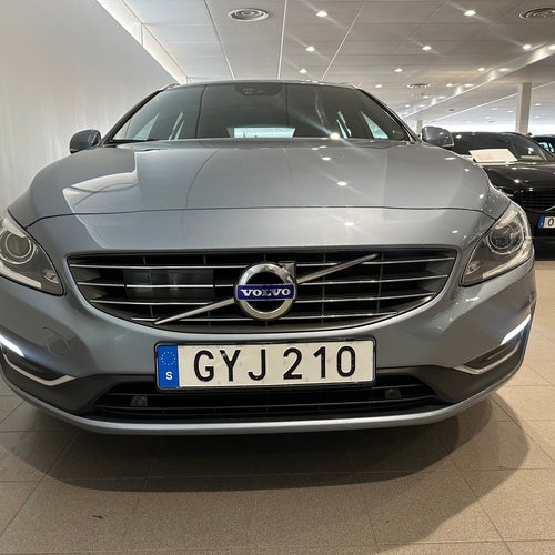 Volvo V60 D5 AWD Twin Engine Classic Summum / Parkeringssensor fram/bak / Backka
