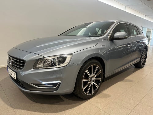 Volvo V60 D5 AWD Twin Engine Classic Summum / Parkeringssensor fram/bak / Backka