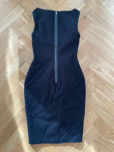 Karen Millen svart klänning, storlek EU 38 (S) - NYSKICK!