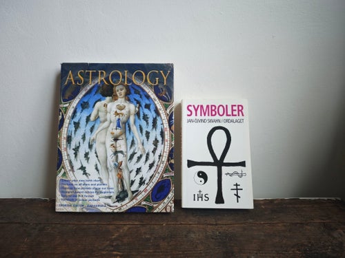 Två böcker om astrologi och symboler