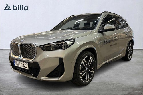 BMW iX1 xDrive30 DEMO M Sport Panorama Head-up HK 360 kamera