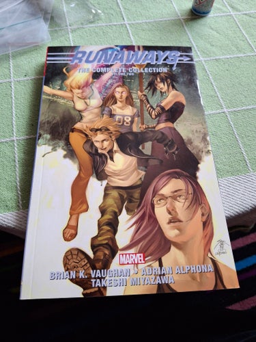 Runaways The Complete Collection Volume Two av Brian K. Vaughan, Adrian