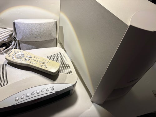 Bose AV3-2-1 Media Center med Acoustimass Module och högtalare