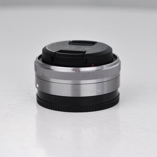 SONY SEL16F28 16mm f/2.8 -