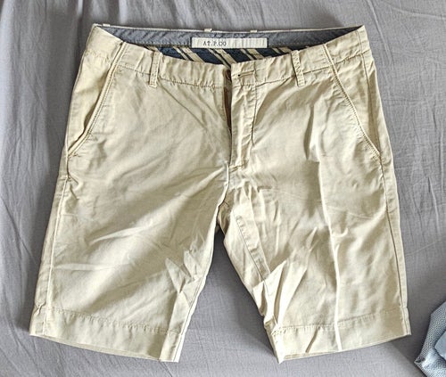 AT.P.CO beiga shorts, storlek 46