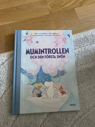 Mumintrollet och den första snön av Cecilia Davidsson, Alex Haridi, Maya