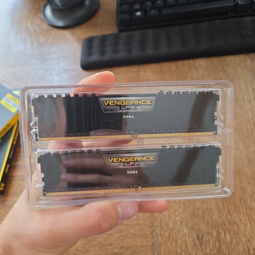Corsair Vengeance LPX DDR4 RAM 16GB (2x8GB) 3200MHz