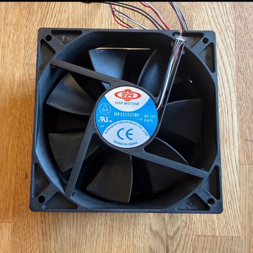 120mm PC fläkt 3x PWM styrd TOP MOTOR D121222BL