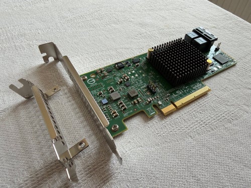 LSI 9300-8i HBA