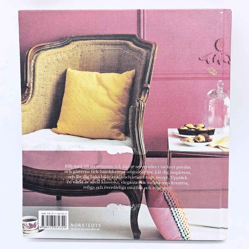 Muffins & Cupcakes - Brett Stevens