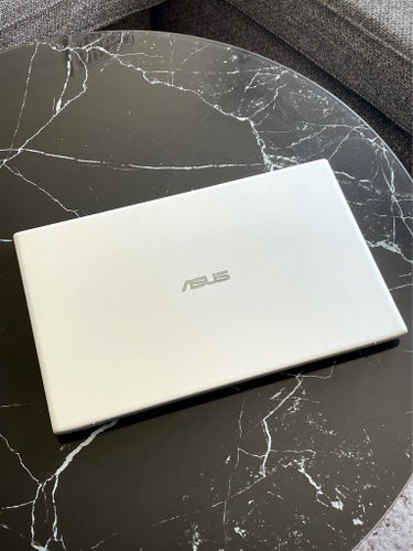 ASUS Vivobook 17 M712U Laptop Silverfärgad 17.3 tum