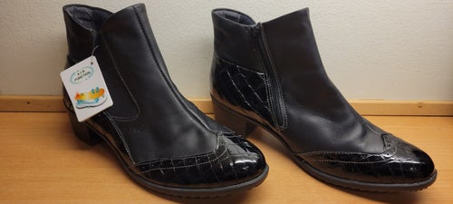 Suave Svarta Boots i Skinn – Storlek 41 (Nya)