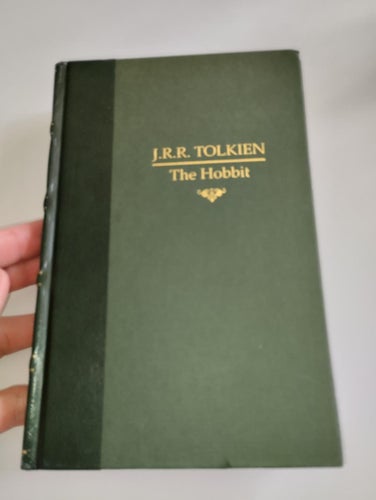 Stunning the hobbit in great condition Tolkien