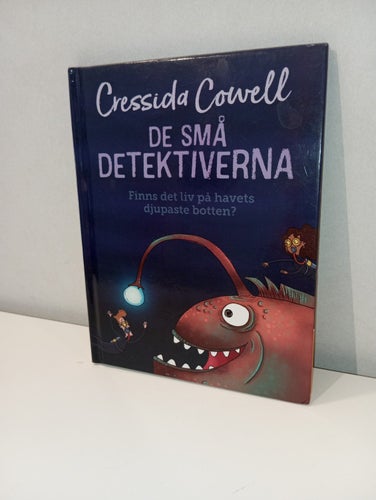 De Små Detektiverna - Finns Det Liv På Havets Djupaste Botten? - Cressida Cowel