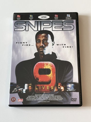 9 lives (Wesley Snipes & Mark Sheppard, 2004). Beg. DVD