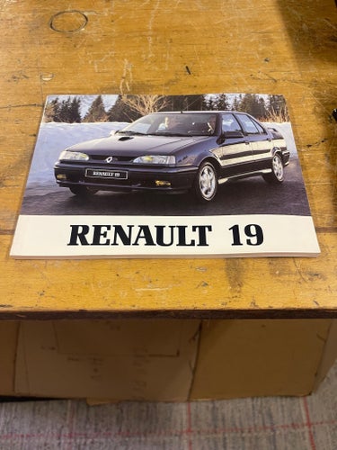 Broschyr Renault 19