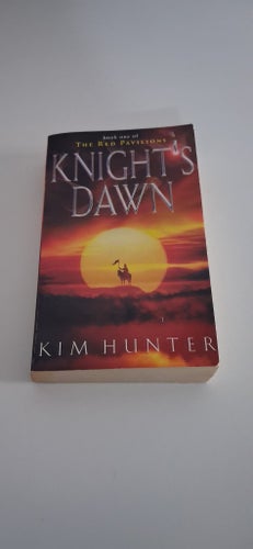 Knight's Dawn av Kim Hunter