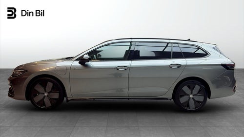 Volkswagen Passat Variant eHybrid R-LINE 1.5 TSI 272HK Pano/Läder