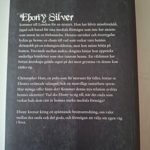 Lia Lundberg: Ebony