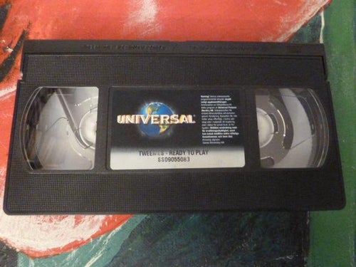 TWENNIES, READY TO PLAY, VHS, BARNFILM