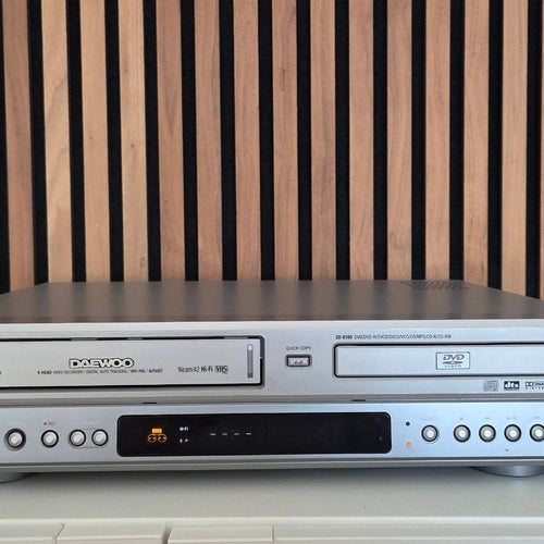 Daewoo SD-8100 DVD-spelare och VHS-spelare