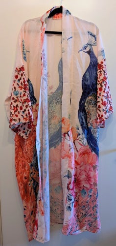 Flerfärgad kimono otroligt vacker!