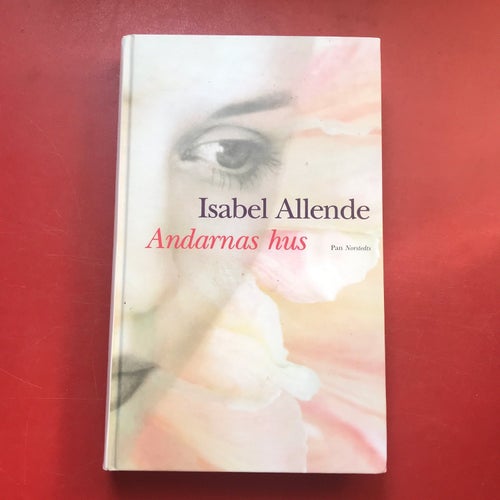 ANDARNAS HUS Isabel Allende 2000