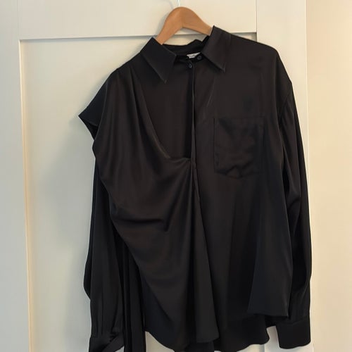Acne Studios svart skjorta med schal