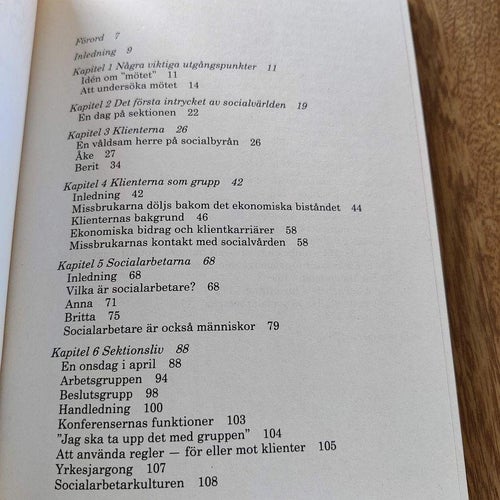 Socialvärlden : om mötet mellan socialarbetare och klient