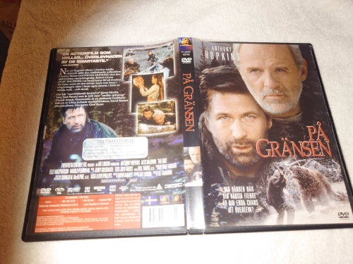 På gränsen (Anthony Hopkins, Alec Baldwin) - The Edge