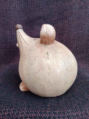 Kayene, Borås - Söt musfigurin i stengids, 9,5 cm
