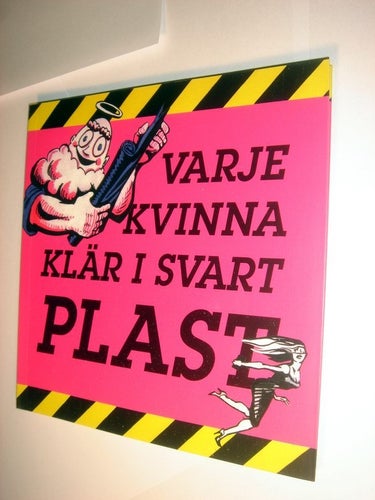 Varje kvinna klär i svart plast NYTT OLÄST