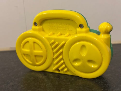 Baby Bebis retro leksak Fisher-Price skallra boom box classic TV Radio McDonalds